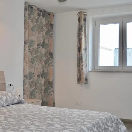 Iss Travel, Casa Smeraldo 10 Beds, Wonderful View Of The Gulf Of * San Teodoro (Sardinia)